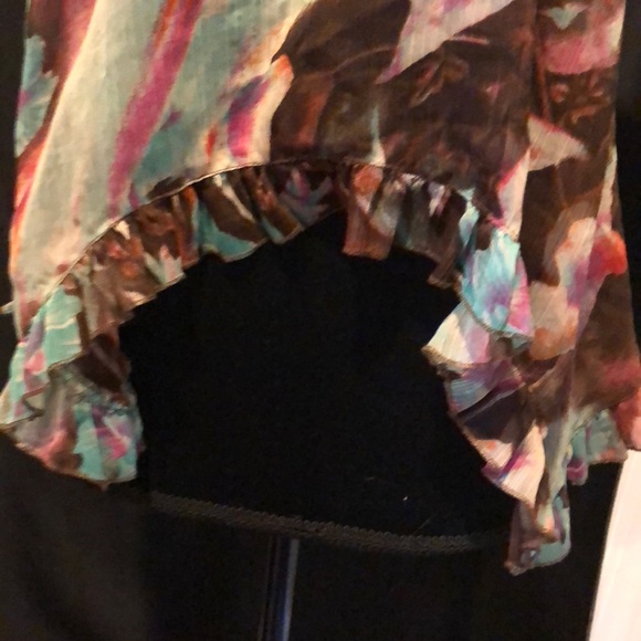 Daytrip Ruffled Crop Top - Picture 3 of 5